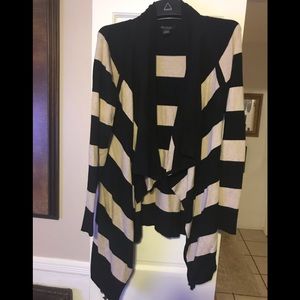 WHITE HOUSE BLACK MARKET cardigan sweater